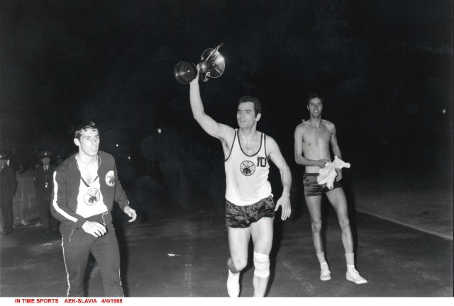 1968 - Πρώτος Ελληνικός τίτλος μπροστά σε 80.000 -